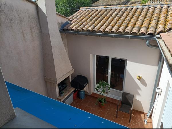 Pézenas (34120) 7 minutes de Pézenas. Superbe maison rénovée avec très grand garage et grand patio.