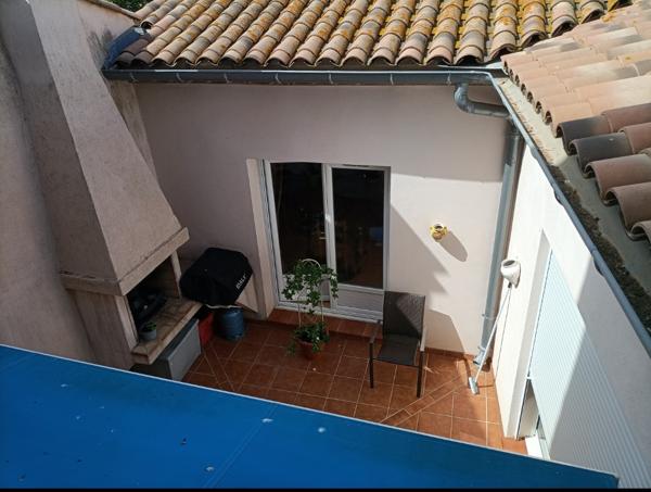 Pézenas (34120) 7 minutes de Pézenas. Superbe maison rénovée avec très grand garage et grand patio.