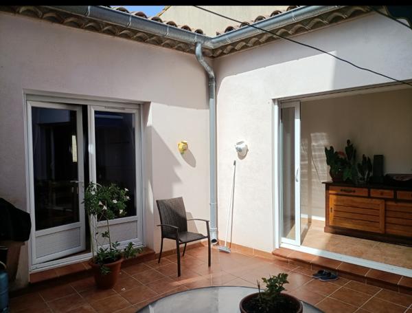 Pézenas (34120) 7 minutes de Pézenas. Superbe maison rénovée avec très grand garage et grand patio.