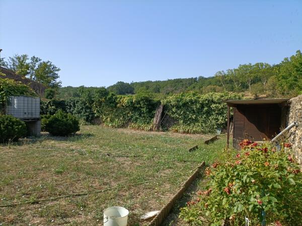 Pézenas (34120) 7 minutes de Pézenas. Superbe maison rénovée avec très grand garage et grand patio.