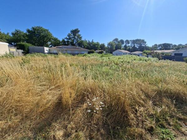 Terrain Constructible Arès 830 m²