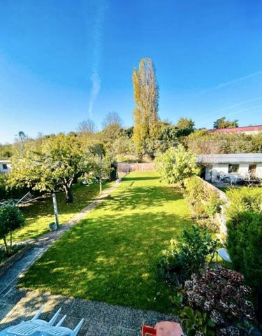 Maison - 10 piéces -6 chambres - Garage - Jardin
