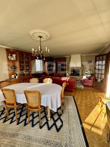 Maison - 10 piéces -6 chambres - Garage - Jardin