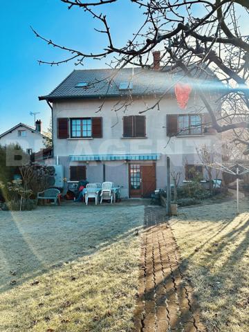 Maison - 10 piéces -6 chambres - Garage - Jardin