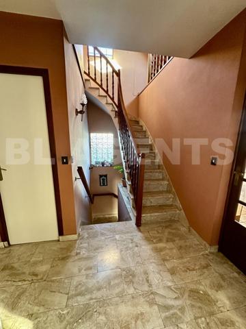 Maison - 10 piéces -6 chambres - Garage - Jardin