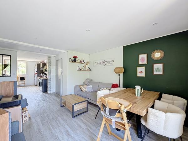 Appartement
         4 pièces
        - 80 m² 239 900 € *