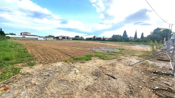 Terrain 691M² PIA