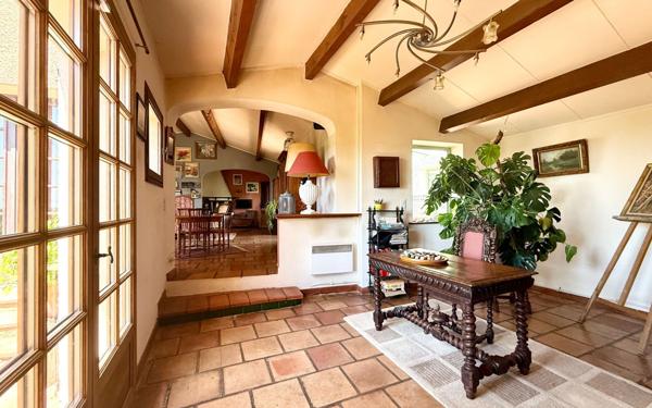 Maison à vendre    4 pièces •  Vauvert