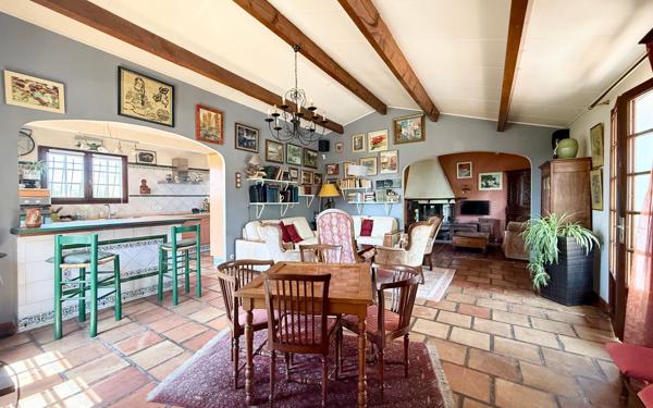 Maison à vendre    4 pièces •  Vauvert