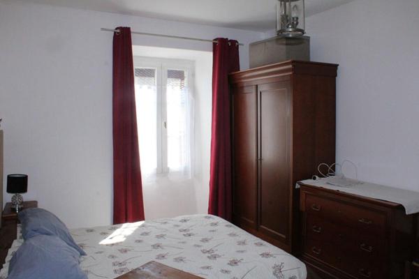 Maison avec 4 appartements indépendants en centre ville de Langogne