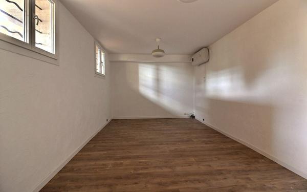 Appartement à vendre    1 pièce • 21 m2 Marseille 4