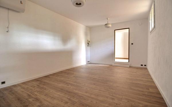 Appartement à vendre    1 pièce • 21 m2 Marseille 4