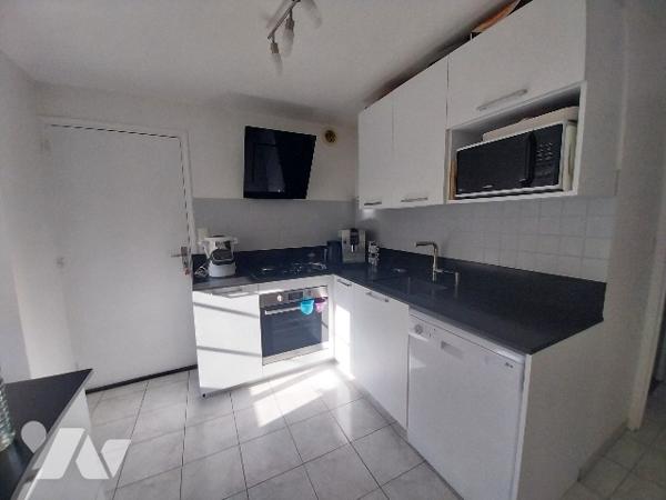 EN EXCLUSIVITÉ à Andouillé (53), maison en pierres.