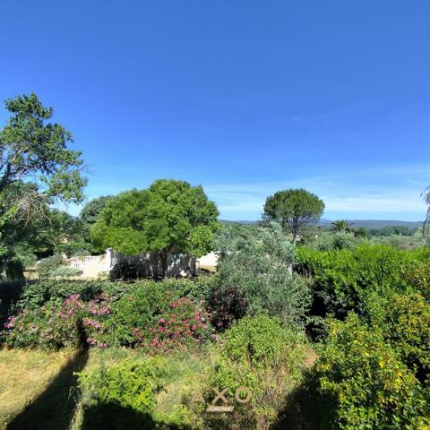 UZES - VILLA  - T9 - 242 M2 - PISCINABLE - GRAND GARAGE - JARDIN 1655 M2 - 620 000
