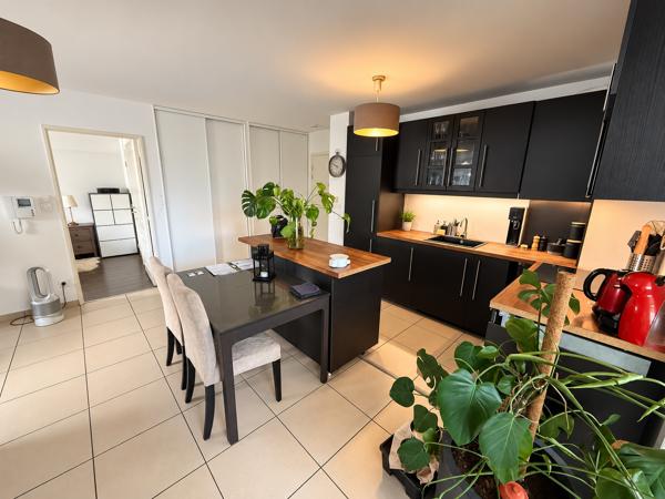 CRAPONNE – T2 DE 49 M² AU CŒUR DU CENTRE