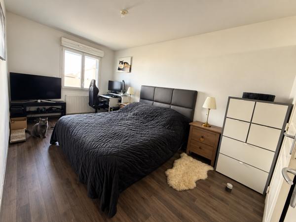 CRAPONNE – T2 DE 49 M² AU CŒUR DU CENTRE