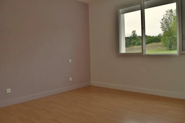 A louer, Astaffort, maison 3 chambres, jardin, garage
