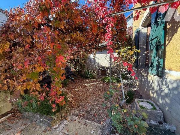 A VENDRE - A LIMOGNE-EN-QUERCY (46260 - LOT) - Maison de maître située en plein centre du villa...
