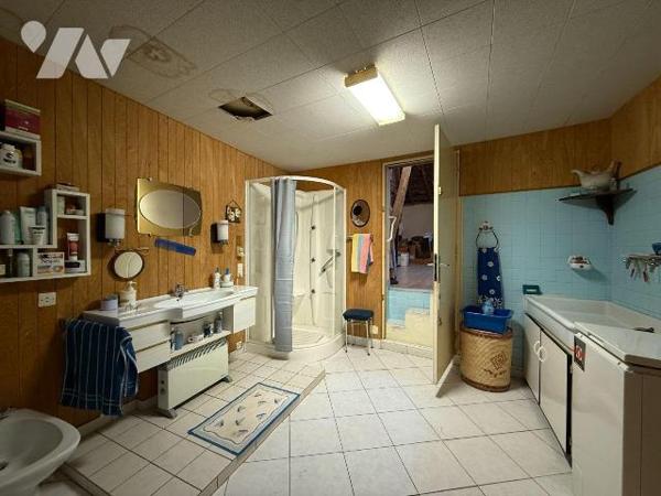 A VENDRE - A LIMOGNE-EN-QUERCY (46260 - LOT) - Maison de maître située en plein centre du villa...