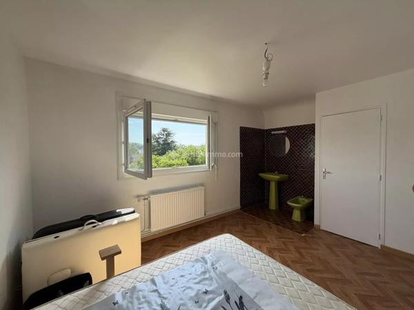 Vente                                                      Maison
                        
                     6 pièces                      128 m2                     à Montval-sur-Loir