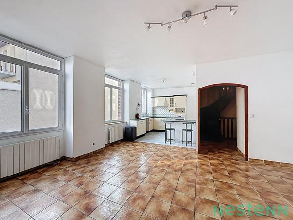 MAGNIFIQUE MAISON DE VILLE DE TYPE 5 SECTEUR BELLEVUE