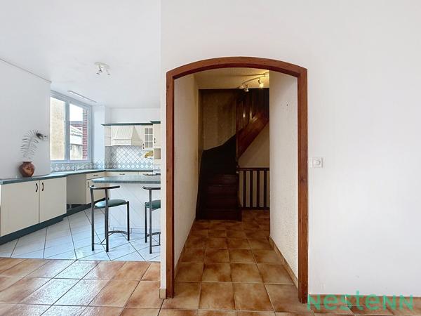 MAGNIFIQUE MAISON DE VILLE DE TYPE 5 SECTEUR BELLEVUE