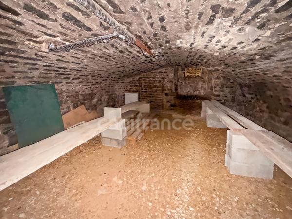 Immeuble à vendre SAINT GILLES (71)