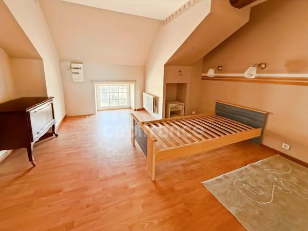 Immeuble à vendre SAINT GILLES (71)