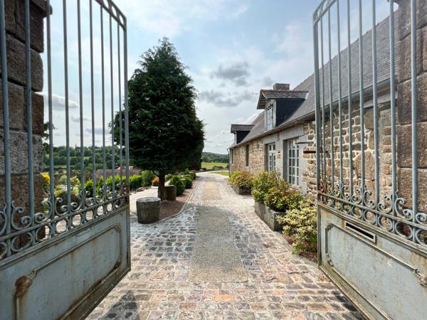 Dpt Orne (61), à vendre LONLAY L'ABBAYE propriete P13 de 300 m² - Terrain de 11 500 m²