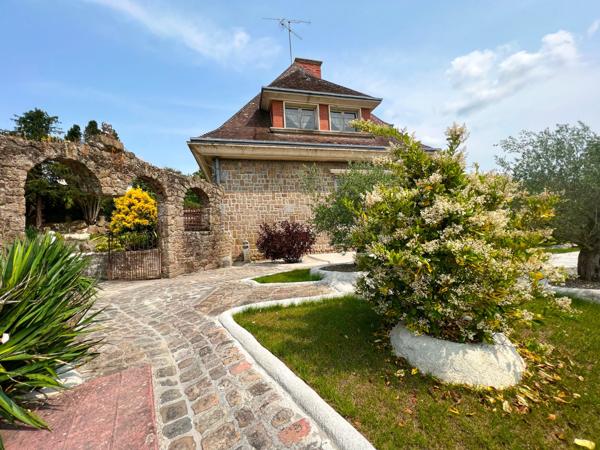 Dpt Orne (61), à vendre LONLAY L'ABBAYE propriete P13 de 300 m² - Terrain de 11 500 m²