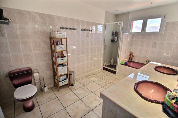 SALEILLES - A VENDRE - VILLA 3 FACES TYPE F4 DE 129 M² ENV EN R+1 AVEC PSICINE ET GARAGE.