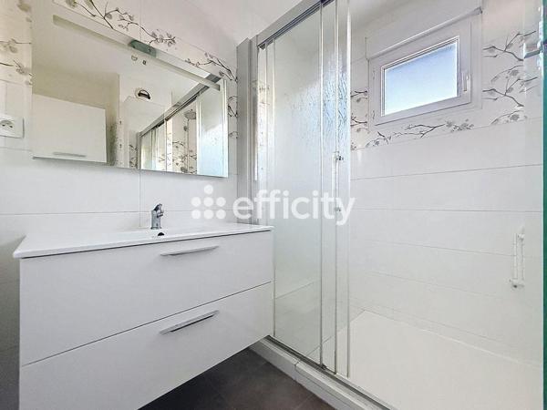 Appartement
         3 pièces
        - 69 m² 223 000 € *