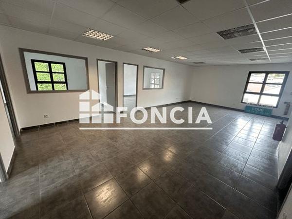 Location Local commercial 5 pièces 135 m² - 31 RUE DE LA CONVENTION Vienne 38200