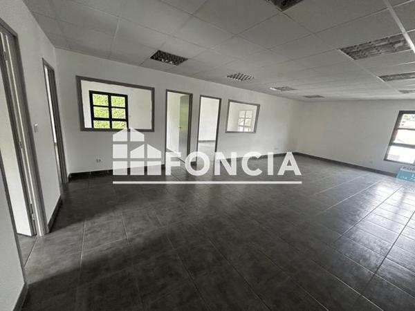 Location Local commercial 5 pièces 135 m² - 31 RUE DE LA CONVENTION Vienne 38200