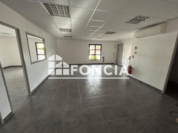 Location Local commercial 5 pièces 135 m² - 31 RUE DE LA CONVENTION Vienne 38200