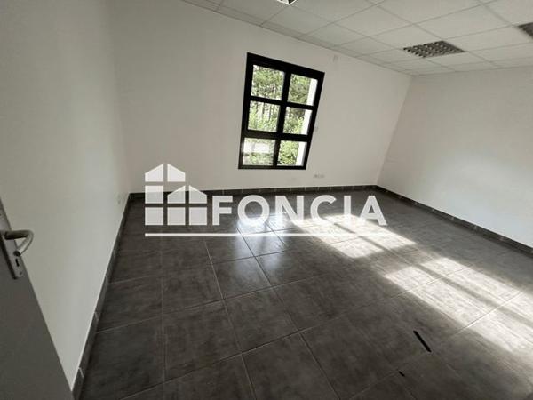 Location Local commercial 5 pièces 135 m² - 31 RUE DE LA CONVENTION Vienne 38200