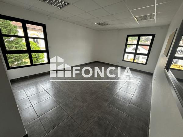 Location Local commercial 5 pièces 135 m² - 31 RUE DE LA CONVENTION Vienne 38200