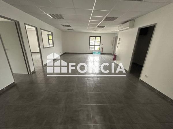 Location Local commercial 5 pièces 135 m² - 31 RUE DE LA CONVENTION Vienne 38200