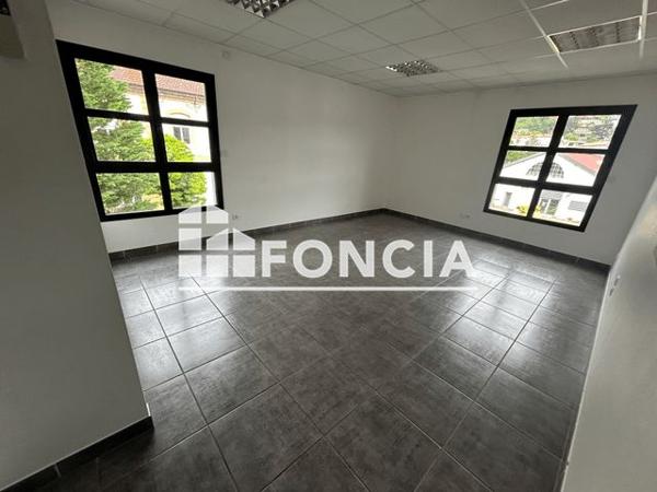 Location Local commercial 5 pièces 135 m² - 31 RUE DE LA CONVENTION Vienne 38200