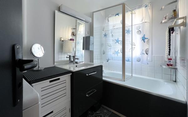 Appartement à vendre    1 pièce • 39,04 m2 Arzon