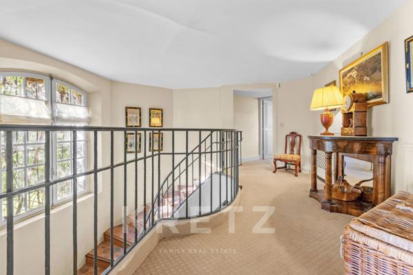 Propriété 12 pièces MOUANS SARTOUX