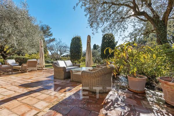 Propriété 12 pièces MOUANS SARTOUX