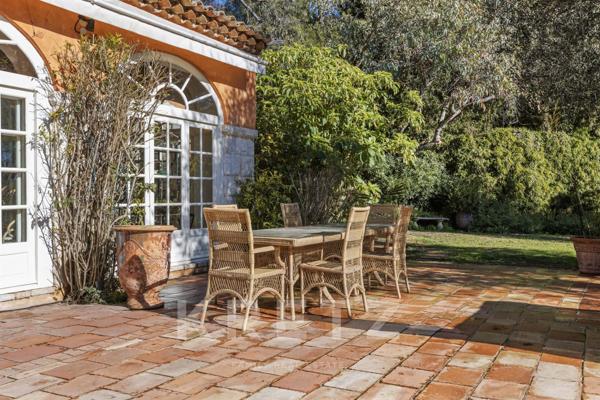 Propriété 12 pièces MOUANS SARTOUX