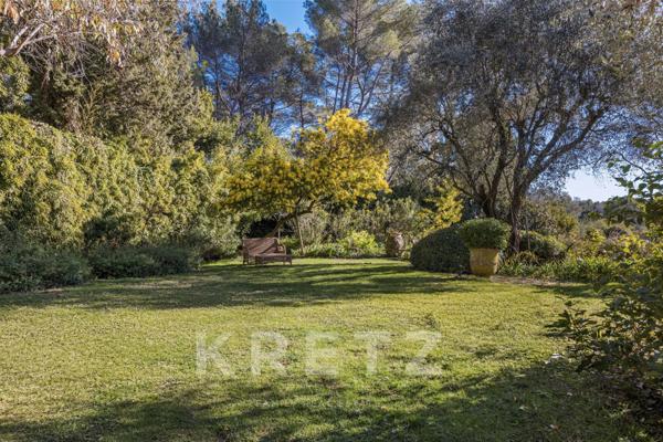 Propriété 12 pièces MOUANS SARTOUX