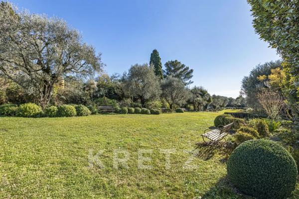 Propriété 12 pièces MOUANS SARTOUX