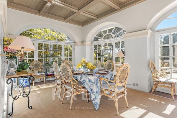 Propriété 12 pièces MOUANS SARTOUX