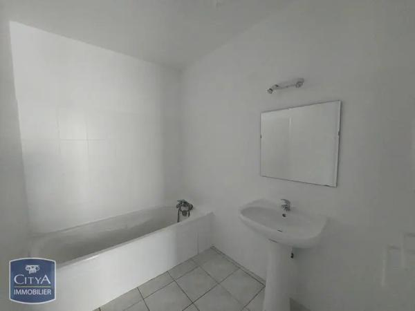 Maison à louer 4 pièces 99.07m² Canet (34800)