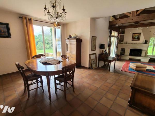 PIERRELATTE, Maison + Dépendance.