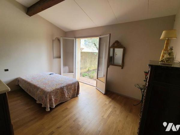 PIERRELATTE, Maison + Dépendance.