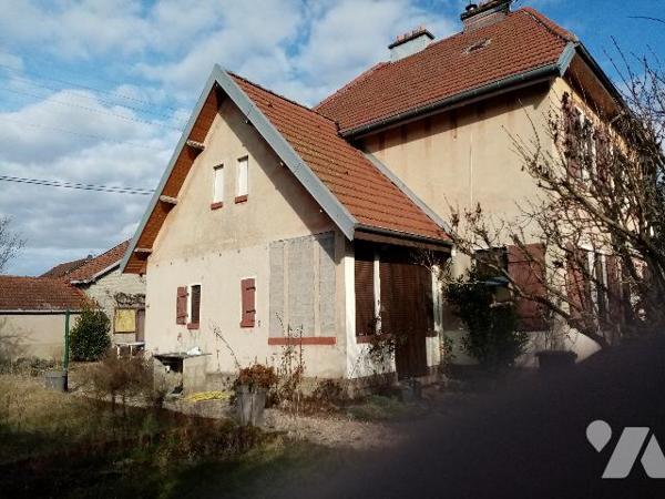 Maison mitoyenne un côté , 75 m² avec jardin (418 m²) et dépendance